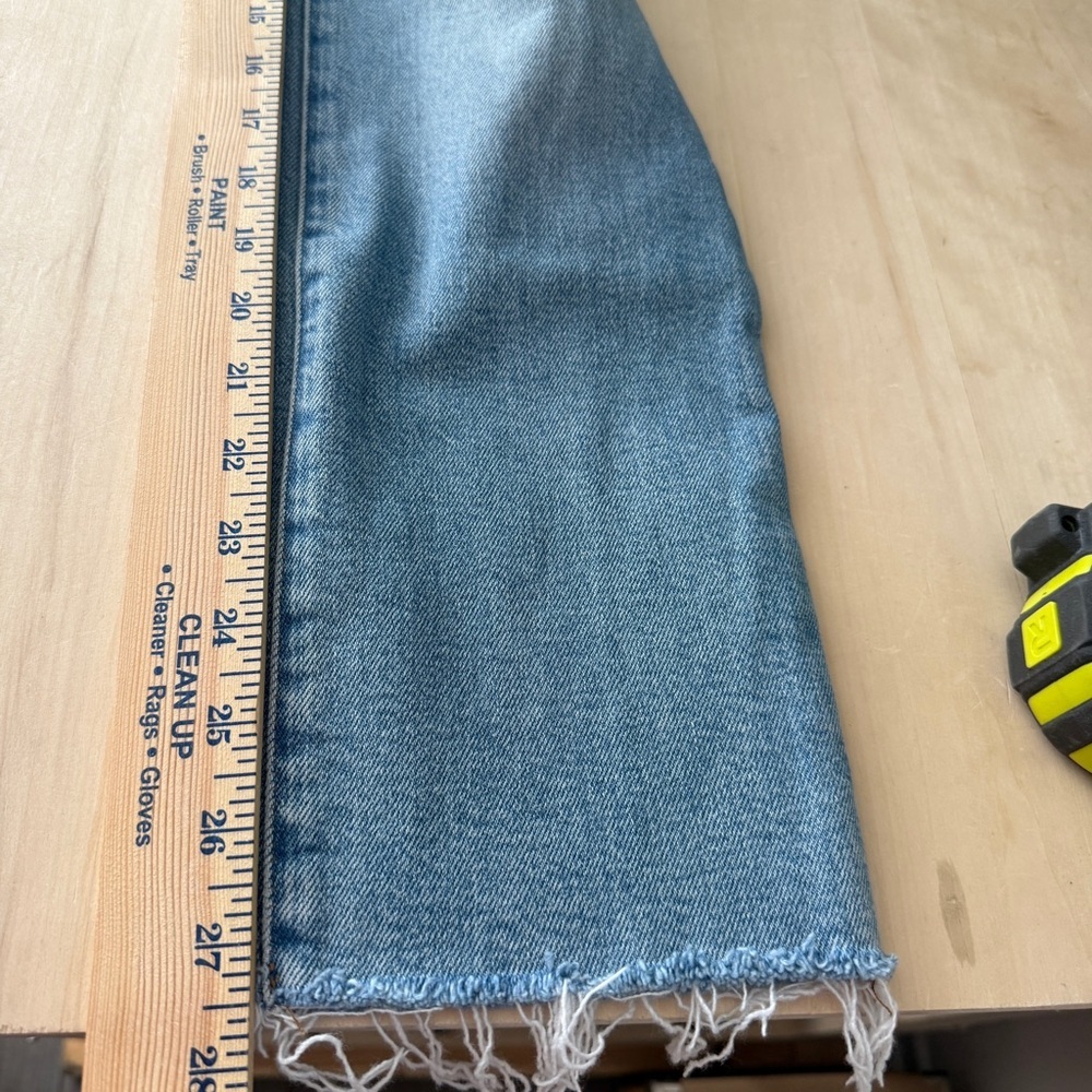 Madewell The Perfect Vintage Medium Wash Factory Distressed Raw Hem Straight Jea - Picture 5 of 8
